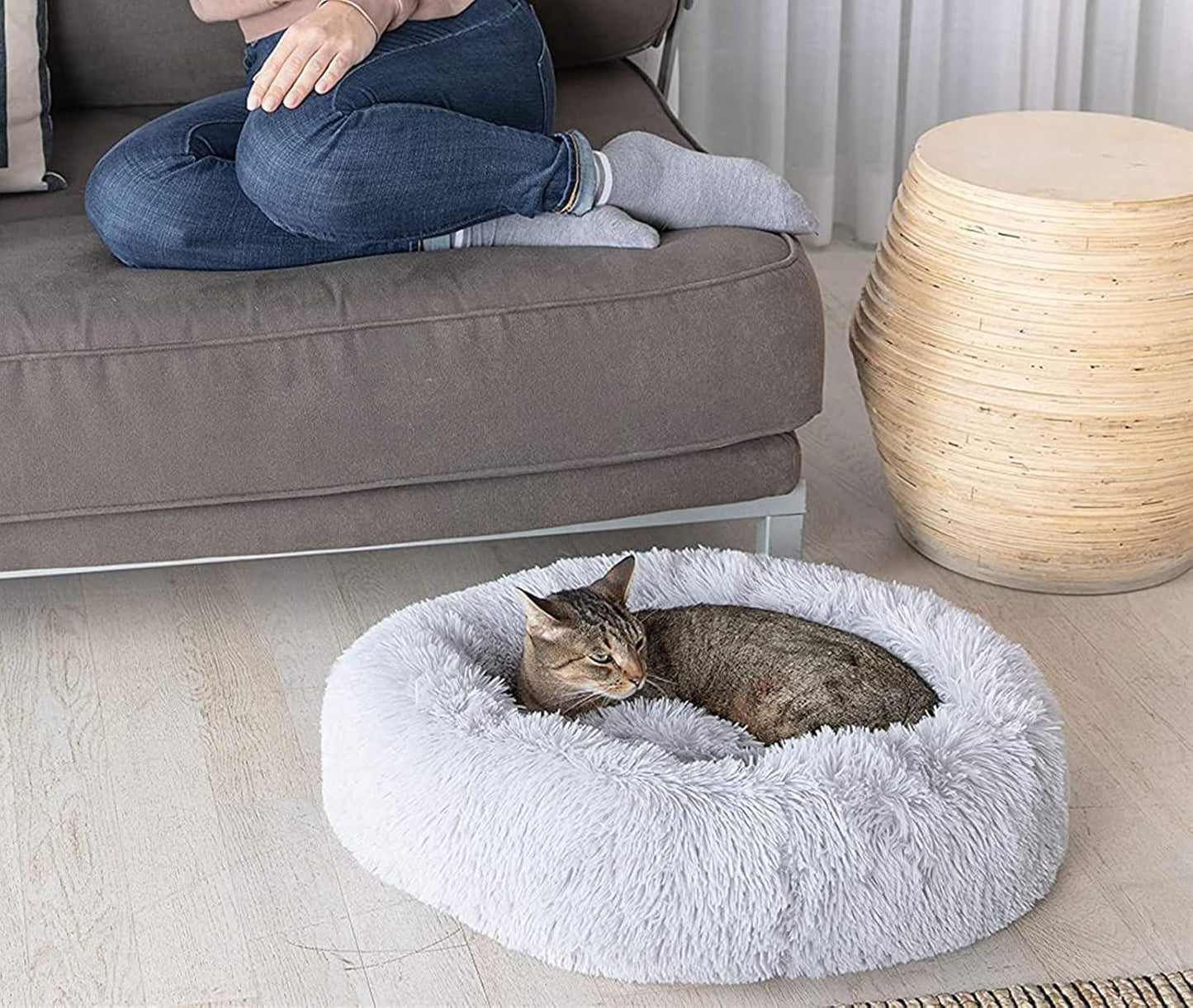 Enjamoy Plush Donut Dog Bed, Calming Round Dog Cat Bed Soft and Fluffy Cuddler Pet Cushion Self-Warming Puppy Beds Machine Washable, Grey 50cm - Comfort Style