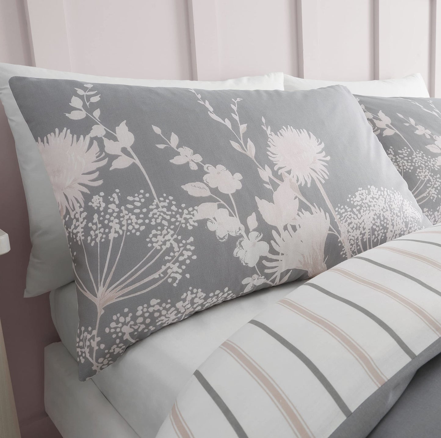 Catherine Lansfield Meadowsweet Floral Reversible Duvet Cover Set with Pillowcase - Comfort Style