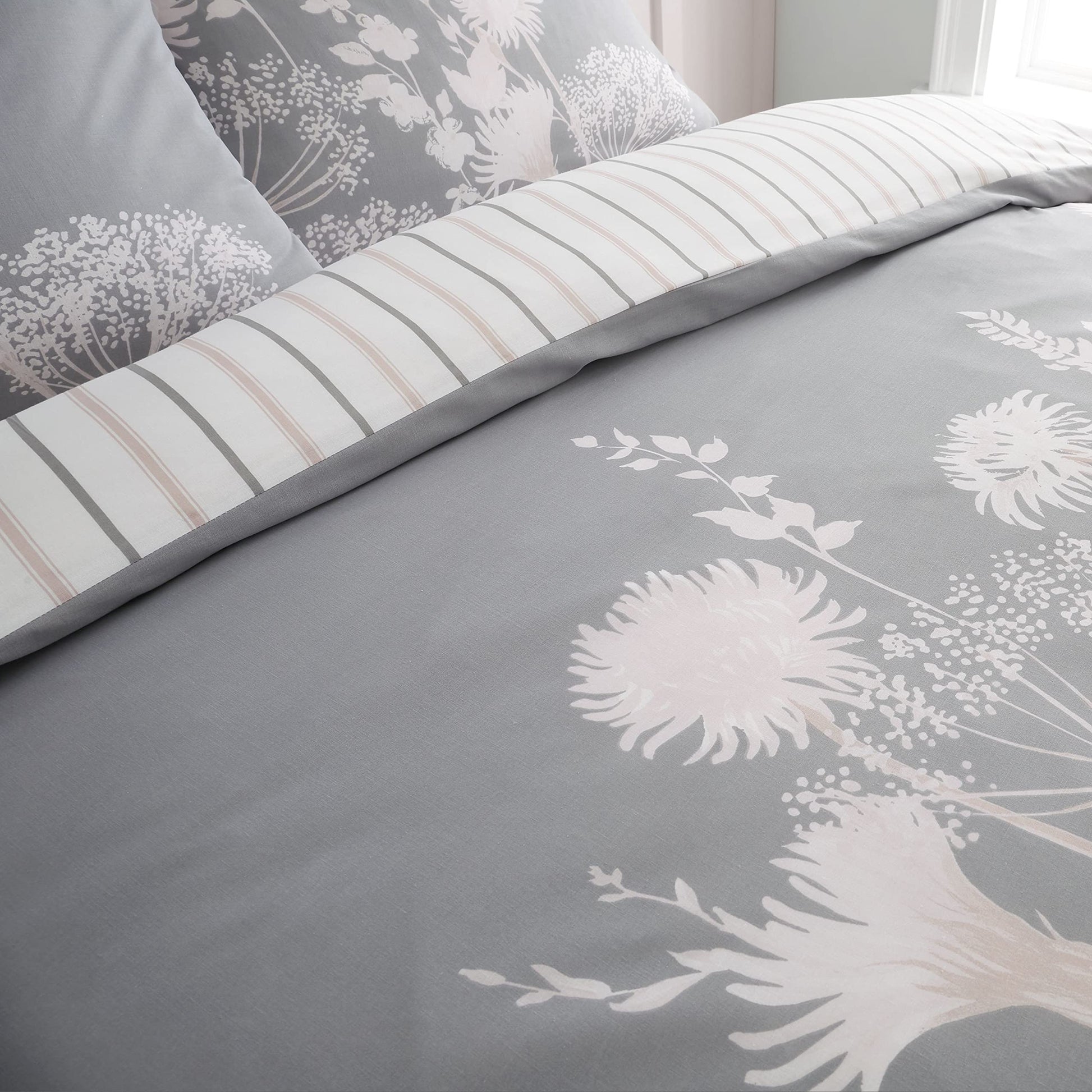 Catherine Lansfield Meadowsweet Floral Reversible Duvet Cover Set with Pillowcase - Comfort Style
