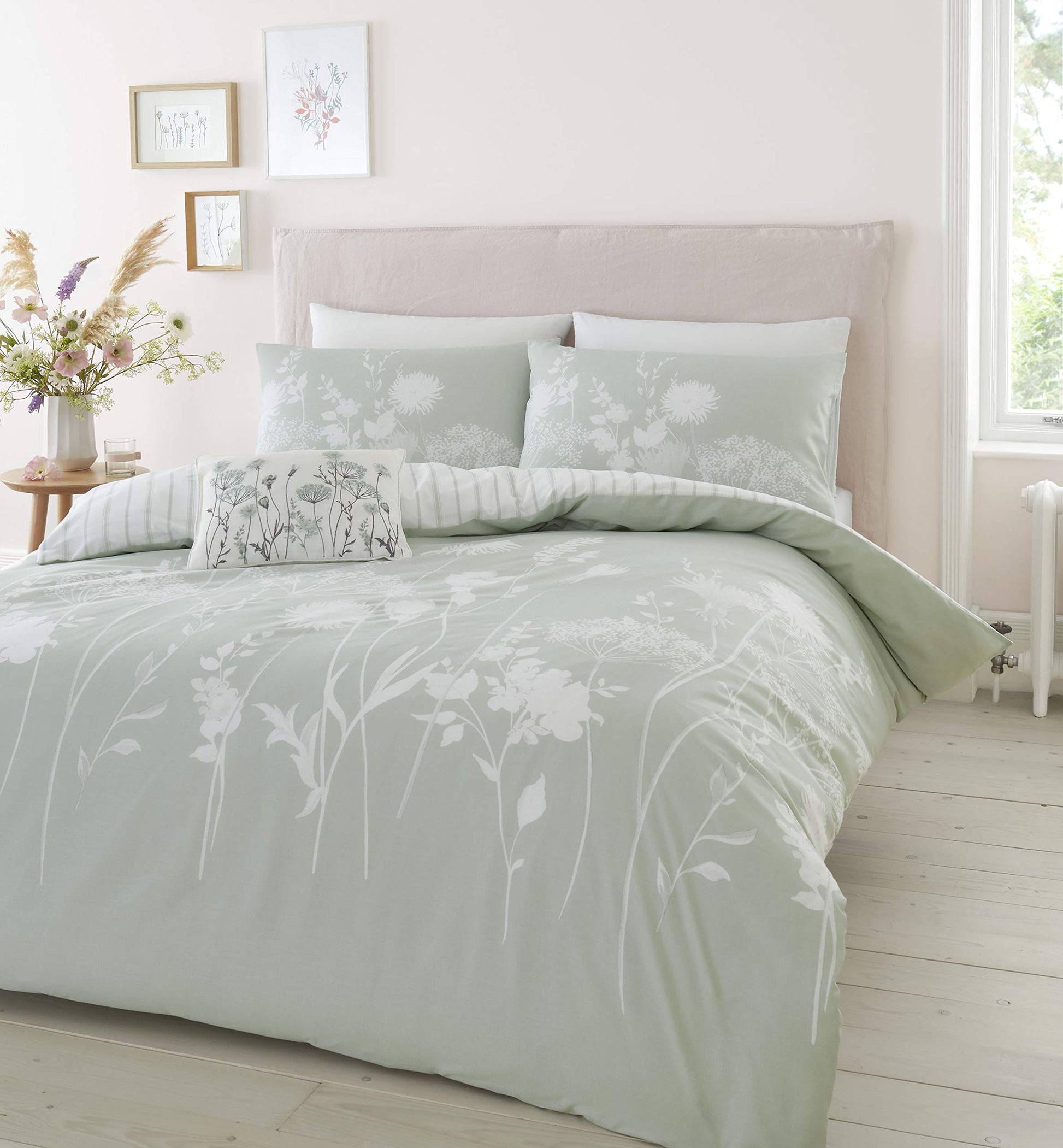 Catherine Lansfield Meadowsweet Floral Reversible Duvet Cover Set with Pillowcase - Comfort Style
