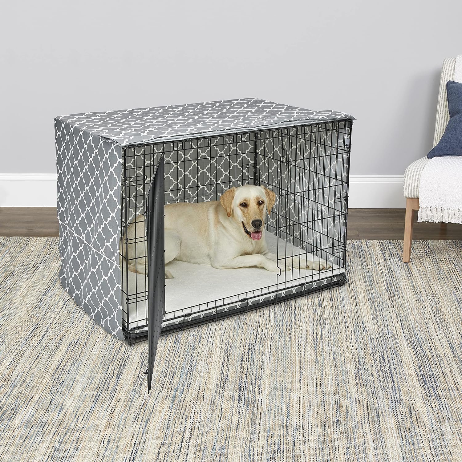 New World Large Dog Crate Cover Featuring Teflon Fabric Protector, Poly-Cotton Privacy Kennel Cover Fits Most 106 cm Crates, Gray Designer Print, Machine Washable, Reduces Barking, BCVR-42GYT